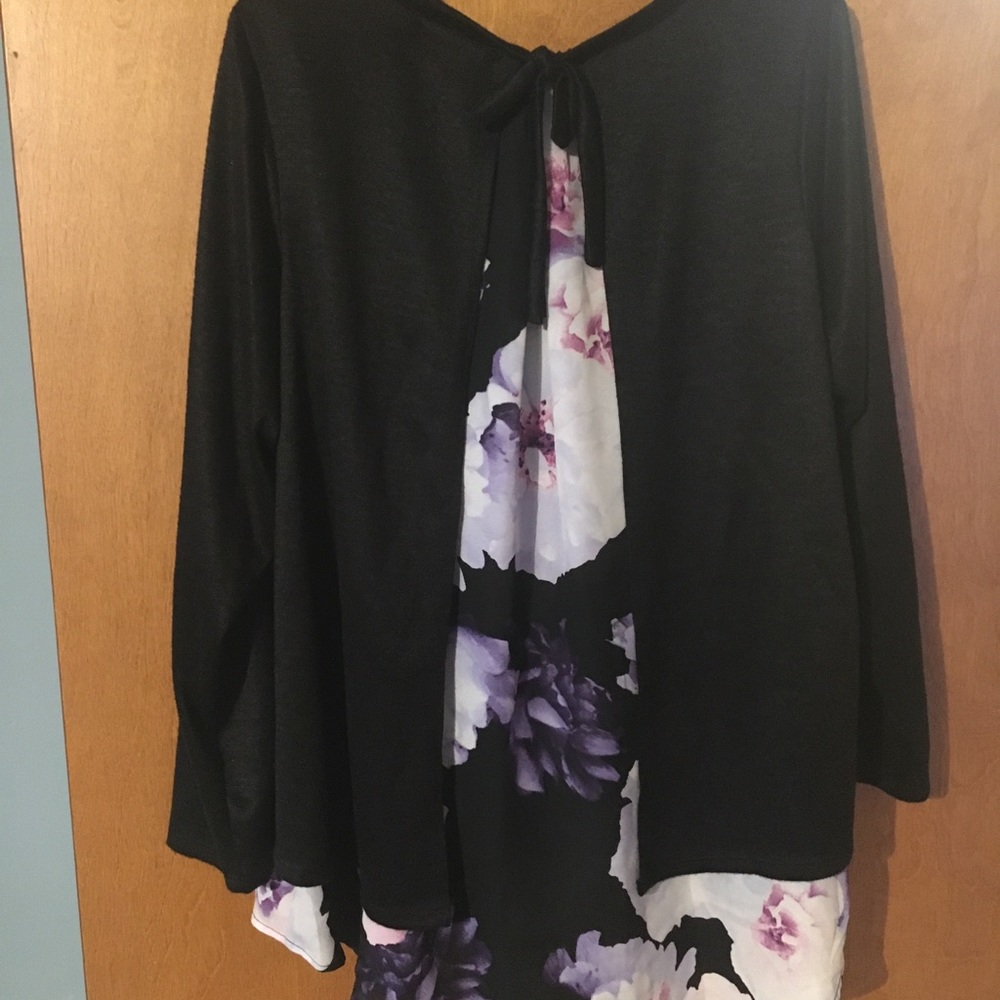 Women’s plus size black and floral top